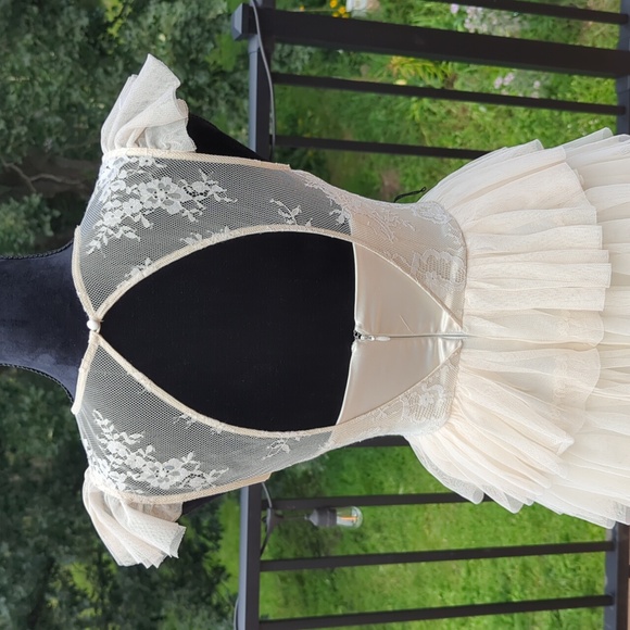 Floral Lace Dress - Picture 5 of 6